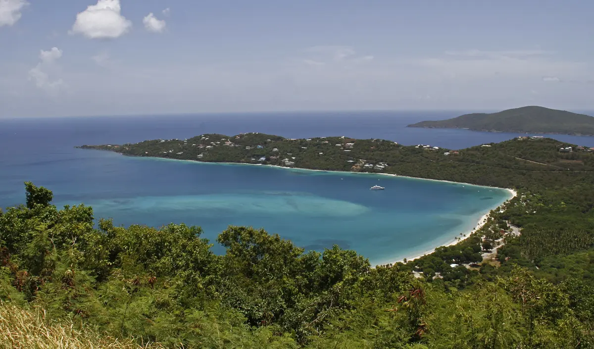 Magens Bay von den Hügeln darüber aus gesehen